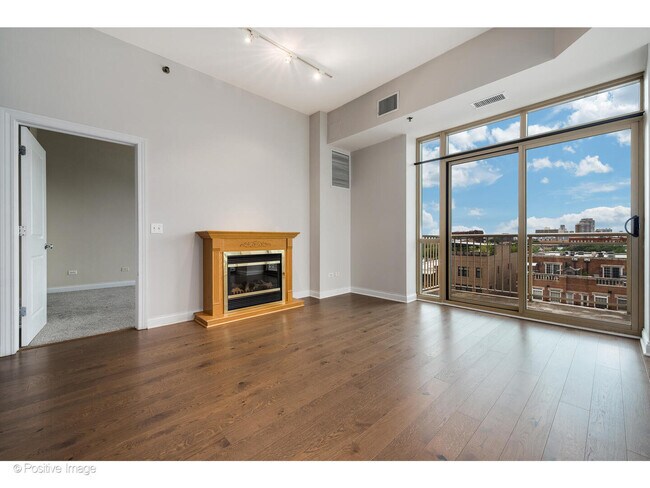 Photo - 230 W Division St