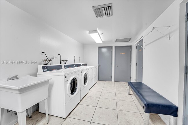 Photo - 919 Hillcrest Dr Unit 210