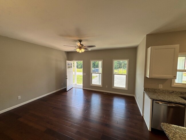 Photo - 219 Cherokee Dr
