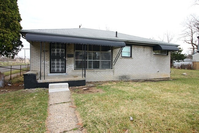 Building Photo - 18112 Justine St