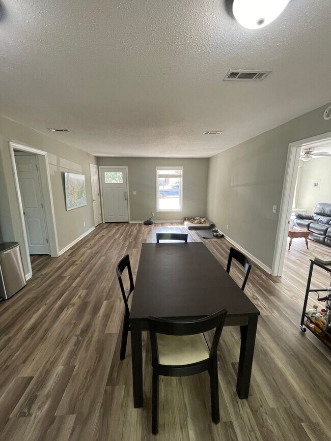 Photo - Home in Ozark!