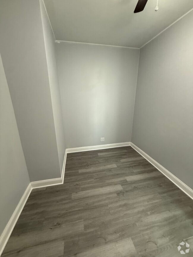 Building Photo - 3807 N Whipple St Rental