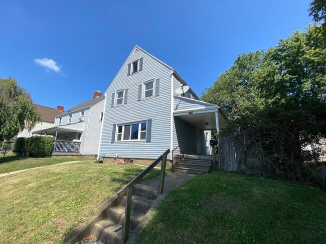 Photo - 1516 Crescent Rd SW