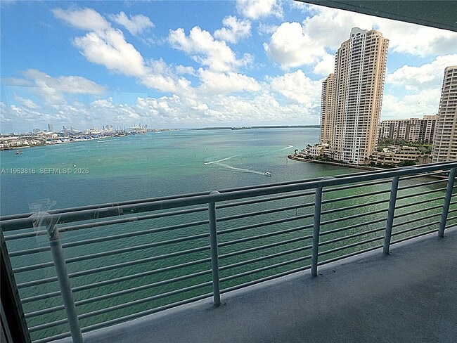 Building Photo - 335 S Biscayne Blvd Unit 1712