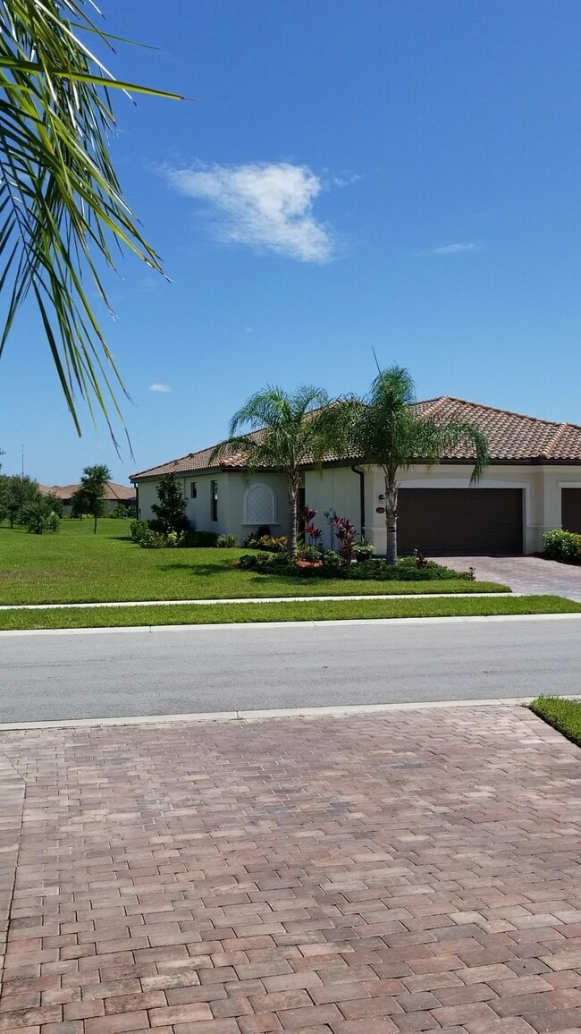 Photo - 12604 Garibaldi Ln