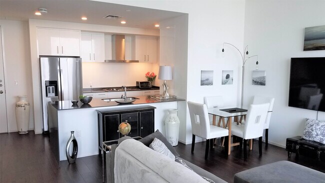 301 West Ave. Unit 4900