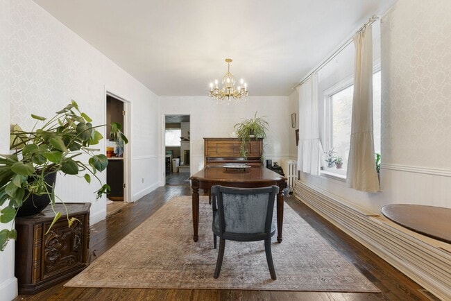 Photo - CHARMING 3 BED 3 BATH HOME CLOSE TO HISTORIC DOWNTOWN IDAHO FALLS!