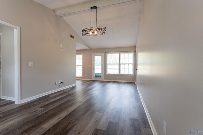 Photo - 107 Bridgestone Dr NE