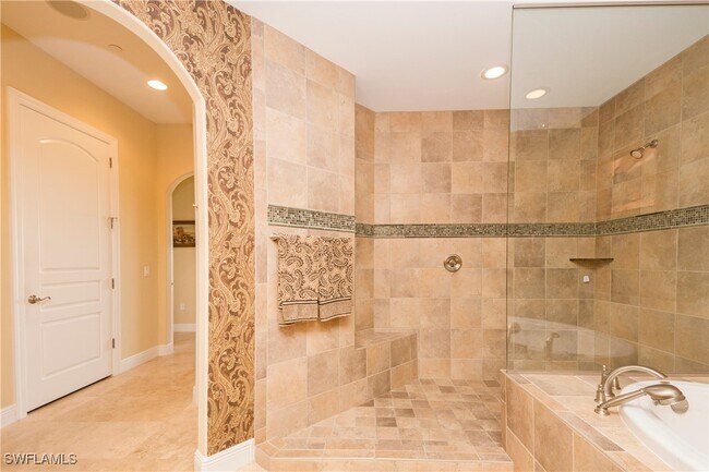 Building Photo - 2538 Marquesa Royale Ln Unit PH 5-301