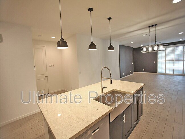 12639 W Country Club Trail