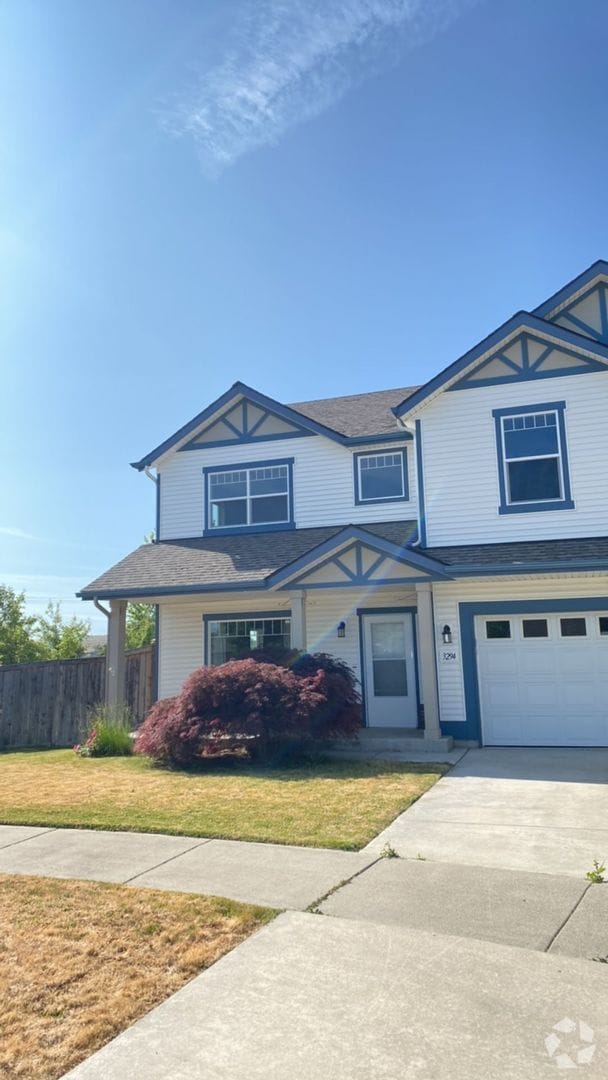 Building Photo - Live Where Convenience Meets Comfort Rental