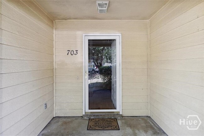 Photo - 703 Tray Ct
