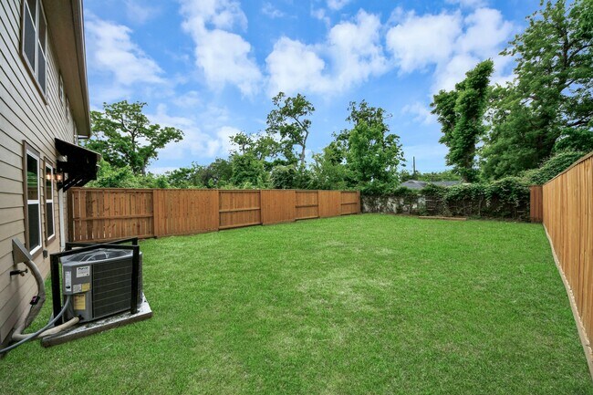 Photo - 2430 Dolly Wright St