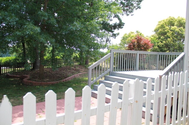 Photo - 513 E Maple Ave