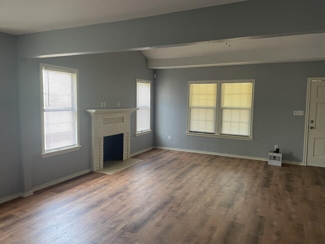 Photo - 329 N 8th St