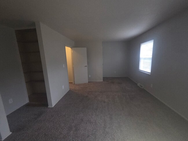 Photo - 347 Mathews Rd