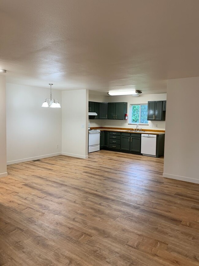 Building Photo - AVAILABLE NOW!! East side - 3 Bdrm, 1.5 Bath Unit ERTL - 8160 Williwa Ave