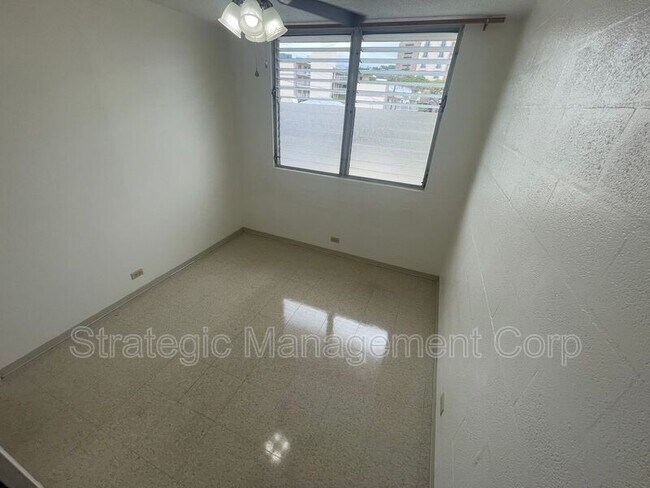 Photo - 1735 Young St Unidad H