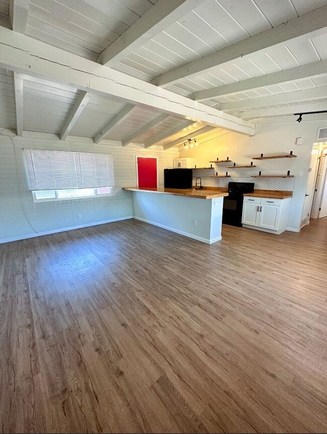 Photo - 2772 N Forgeus Ave
