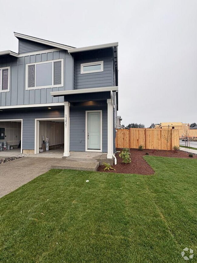 Building Photo - 13421 NE 86th St Rental