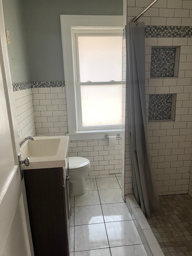 Photo - 1643 Berkeley Ave