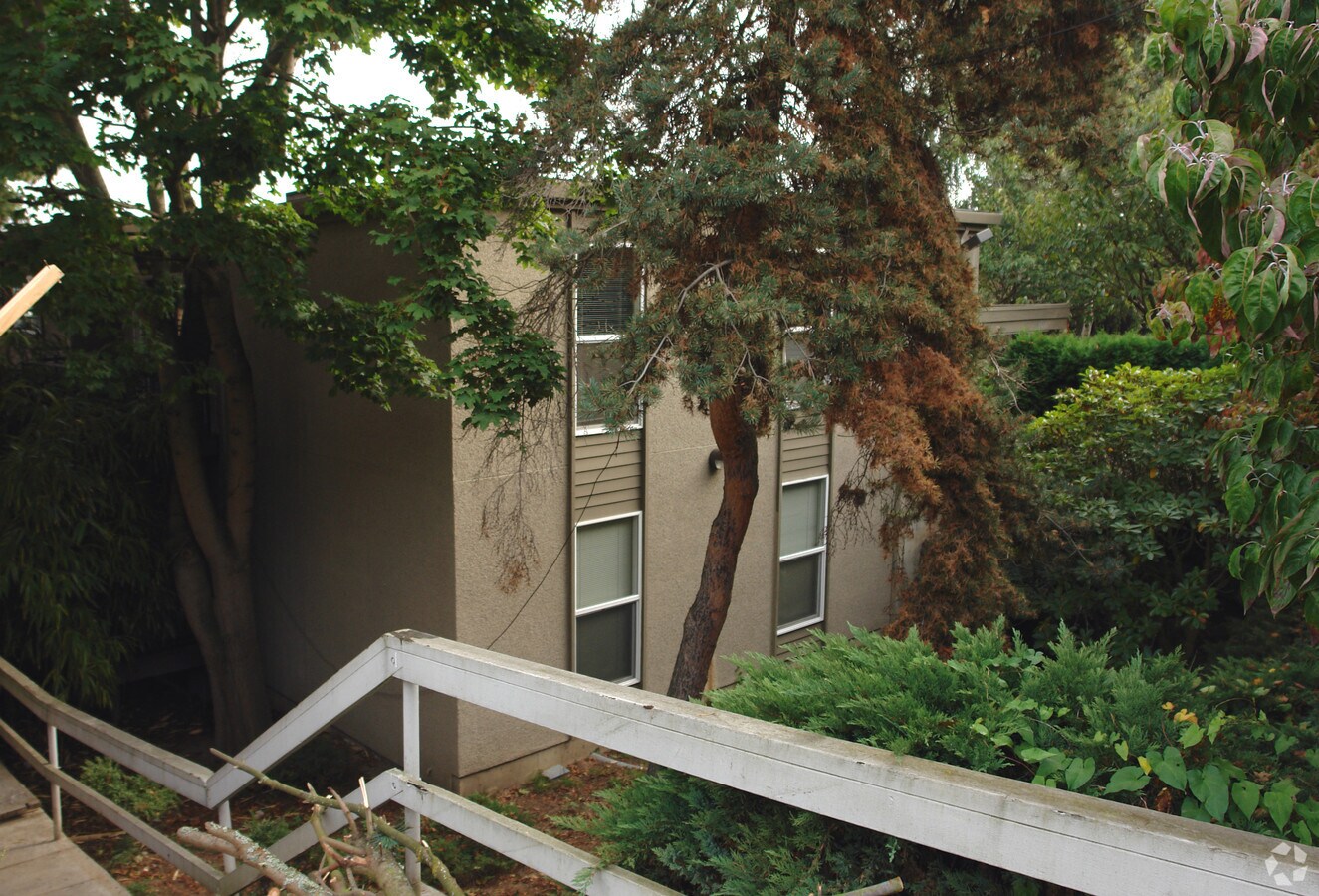 Photo - 608 W Emerson St