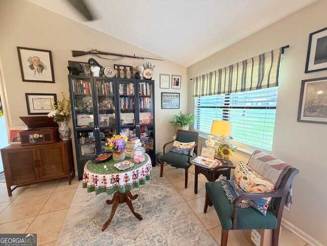 Photo - 130 N Woodvalley Dr