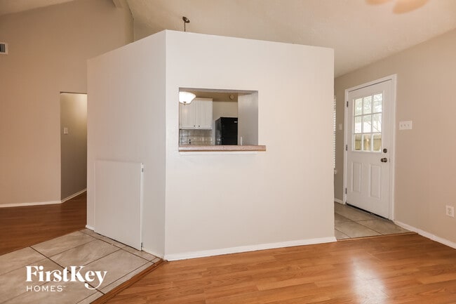 Photo - 4631 Whispering Rock Ln