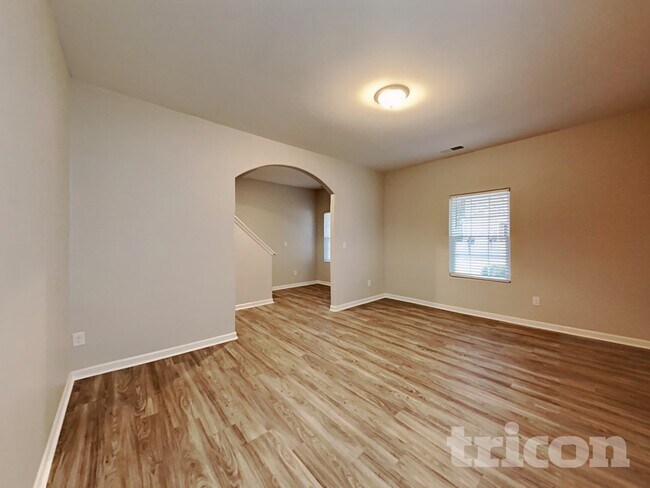 Photo - 945 Joselynn Drive