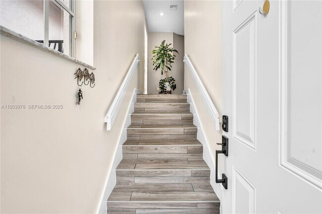 Photo - 8520 Vía Romana