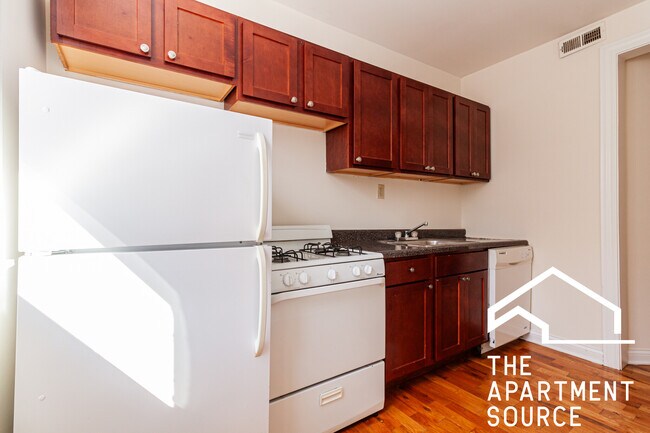 Photo - 1450 W Byron St