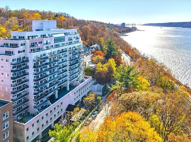 Photo - 1020 Warburton Ave