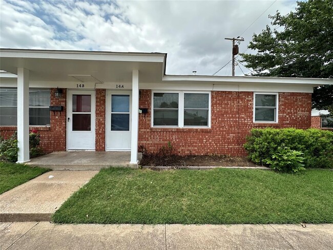 Photo - 500 Stinson St Townhome