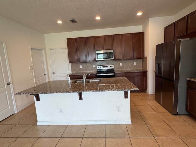 Photo - 475 Merry Brook Cir