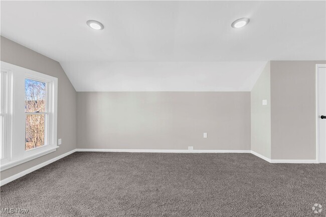 Building Photo - 2638 E 126th St Unit 3 Rental