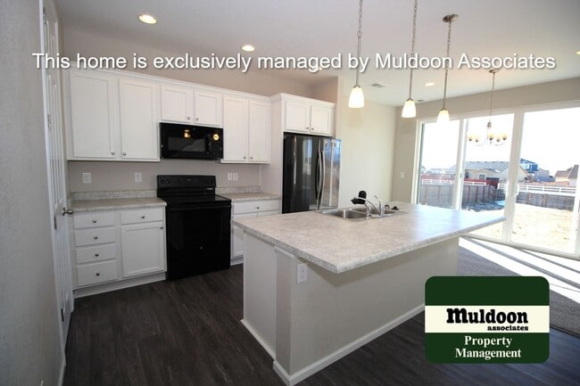 Photo - Beautiful Like New Home Pets welcome !