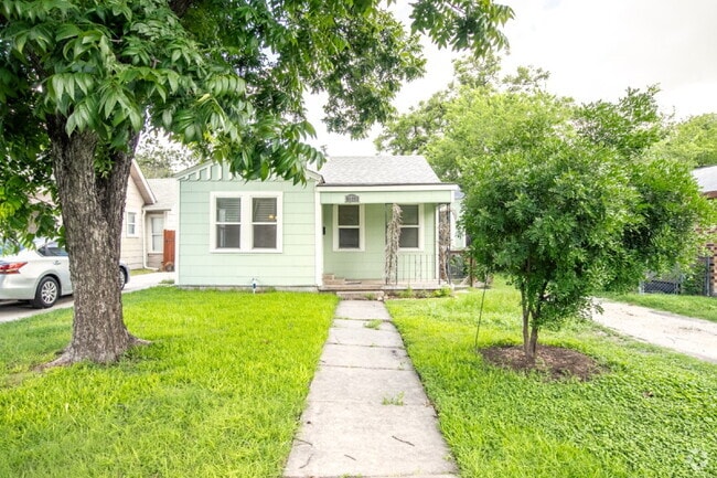 Building Photo - 3br / 2ba house in Woodlawn terrace, close...