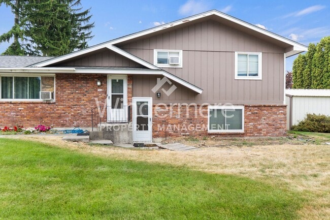Building Photo - Freshly Updated 2 Bed 1 Bath Spokane Valle... Rental
