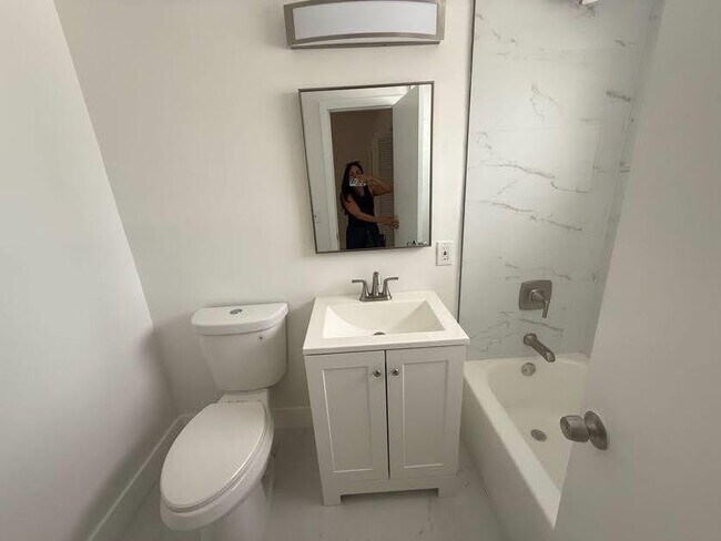 Photo - 811 E Broward Blvd