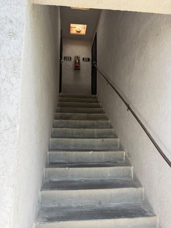 225 Dahlia Ave