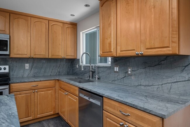 4104 60th Ave SW