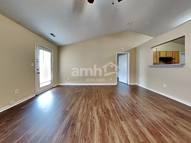 Photo - 2265 Lakecrest Dr