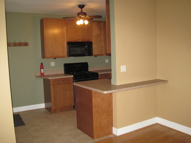 Kitchen - 2937 N Dawson Ave Unit 1N