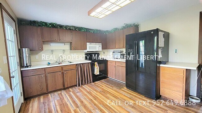 Photo - 217 9th St