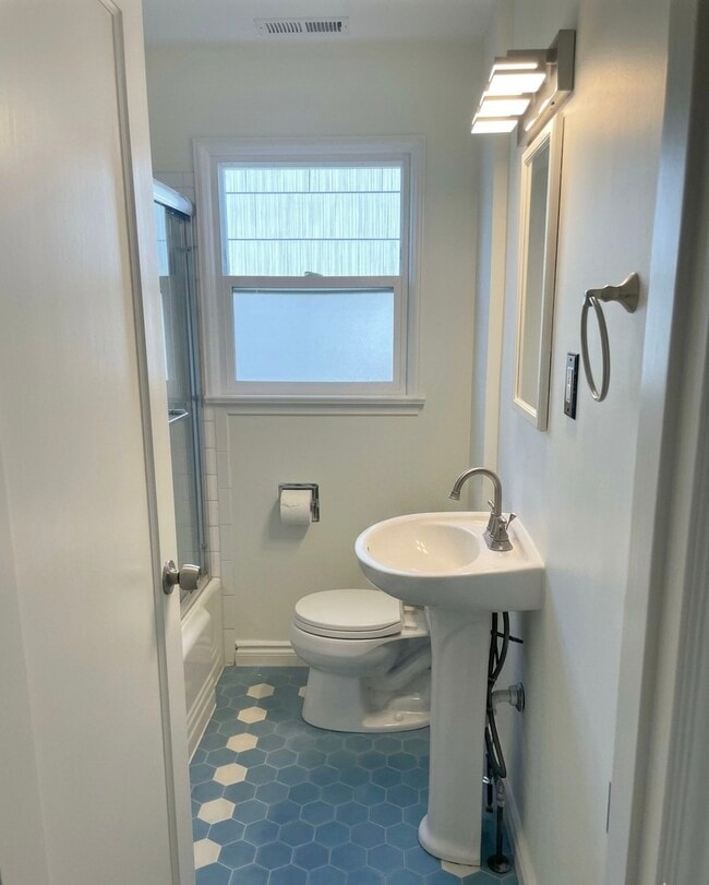 Photo - 4413 47th Ave SW