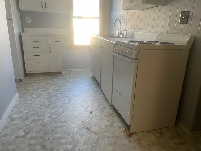 Photo - 110 S Grand Ave W Condo