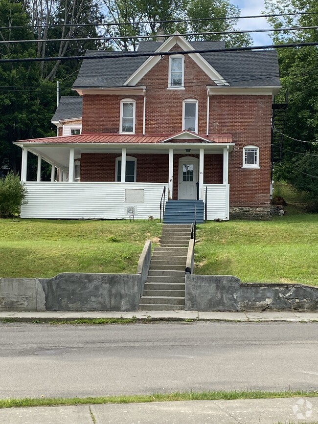 Building Photo - 35. W. University Street Unit 2W Rental