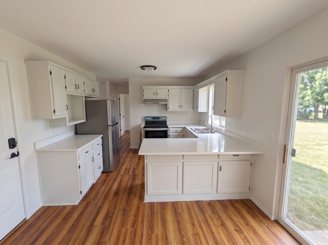 Photo - 3954 East River Drive