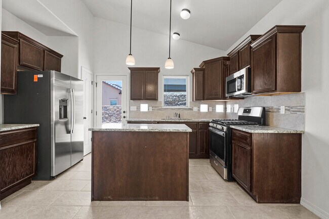 Photo - 245 Hunstanton St House