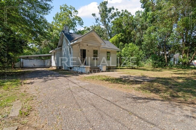 Photo - Charming 3 Bed 2 Bath Bungalow in Mobile